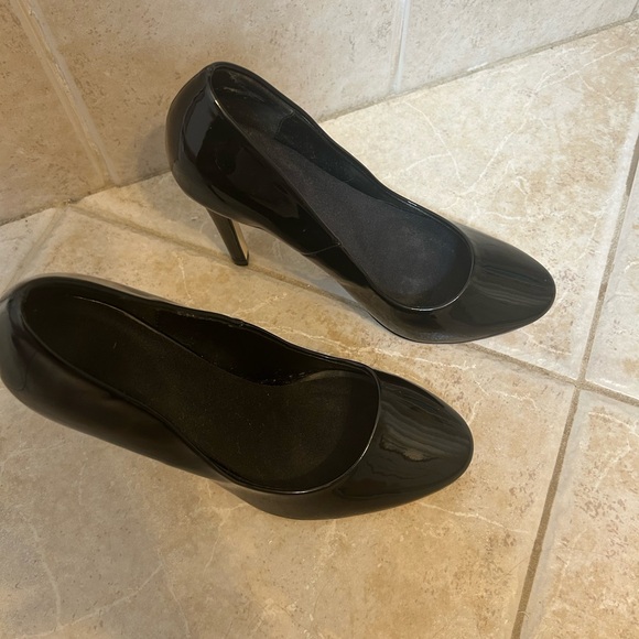 NWOT CALL IT SPRING Black Patent Pumps, Sz 6.5, 4” heel - Picture 5 of 12